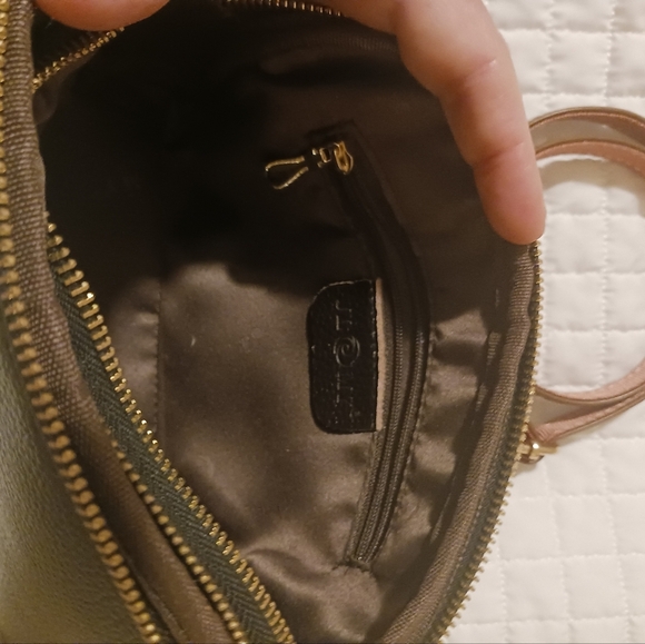 Black Soft Shoulder Purse Crossbody Two Zipper Compartments - Picture 12 of 13